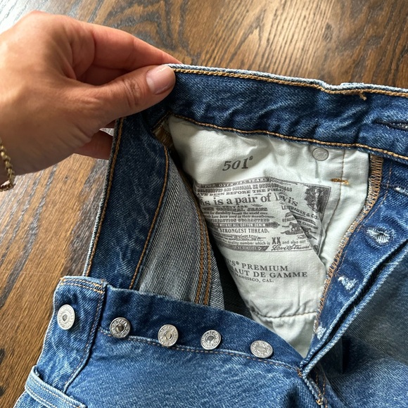 Never worn Levi 501 - Picture 3 of 5